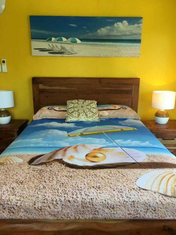 Golden Sands Beach House Villa Боуен Екстериор снимка