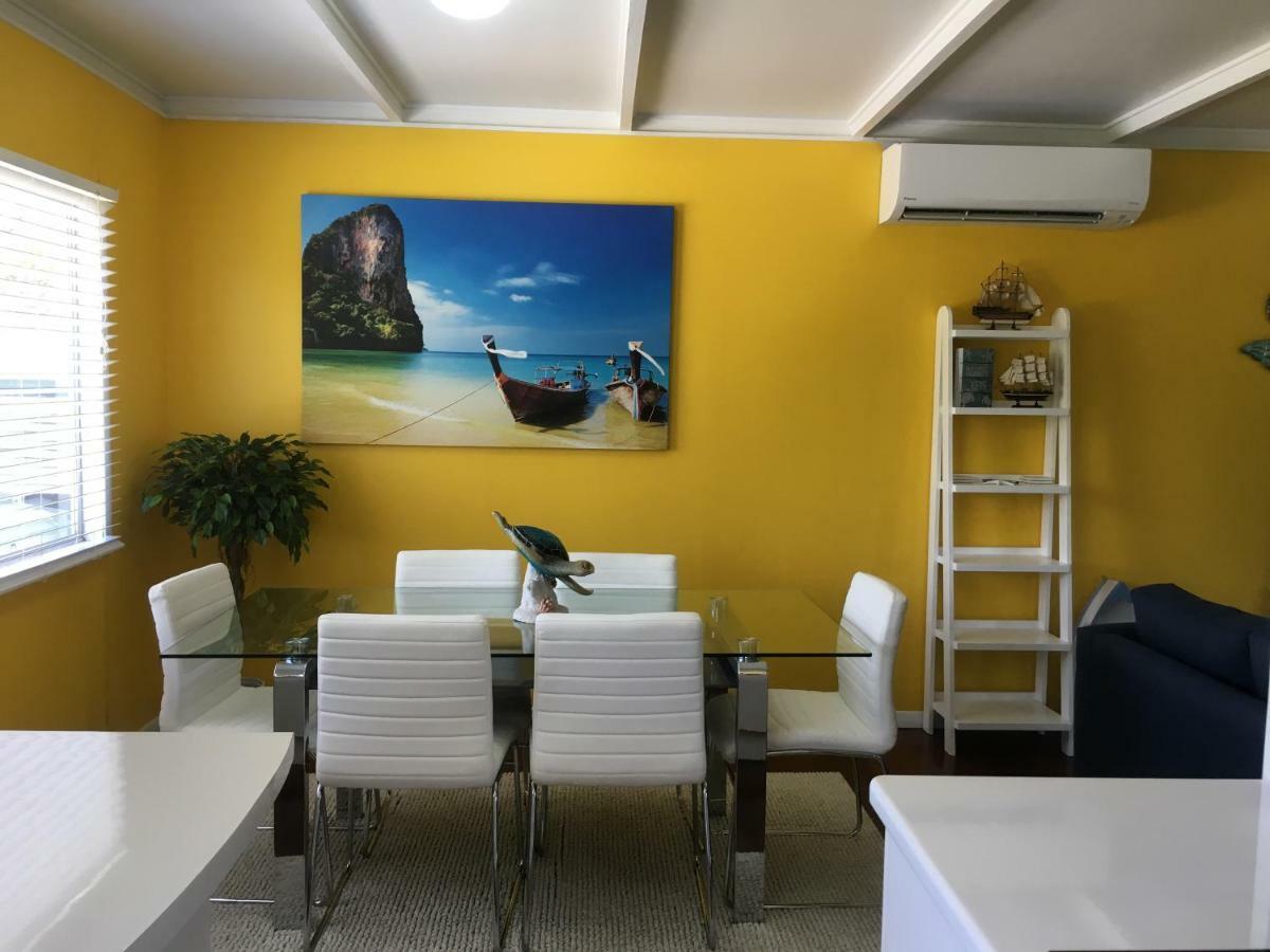 Golden Sands Beach House Villa Боуен Екстериор снимка